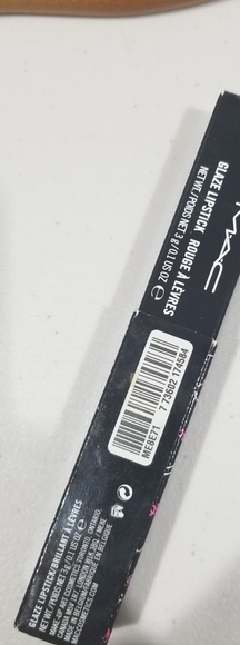 MAC  Hello Kitty Collection Big Bow Lipstick - Picture 2 of 5